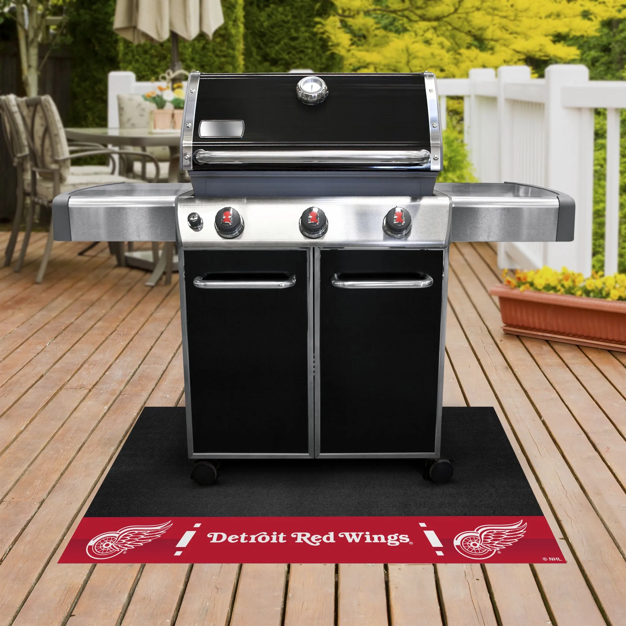 Detroit Red Wings Vinyl Grill Mat - 26in. x 42in.